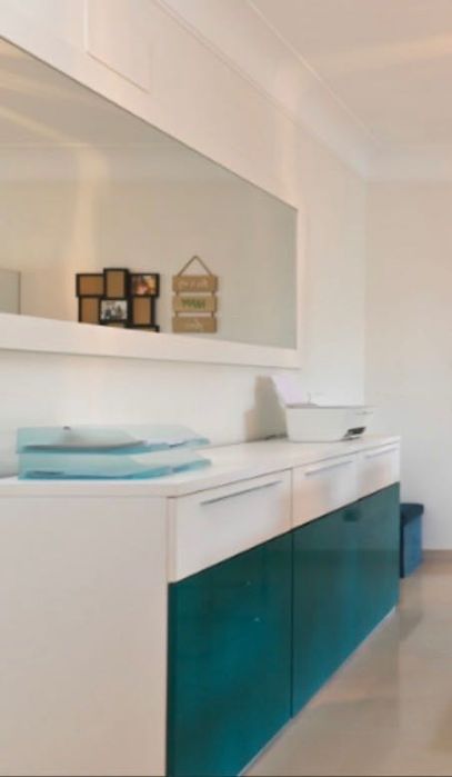 Espelho de parede retangular, moldura branca