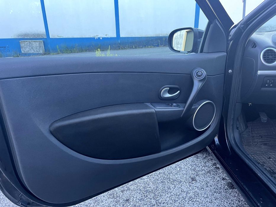 Renault Clio 3 Facelift- 1.5 dCi - Comercial 2009 - Revisão e Inspeção feita