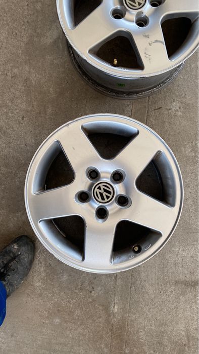 Диски литі R15 5/112 et38