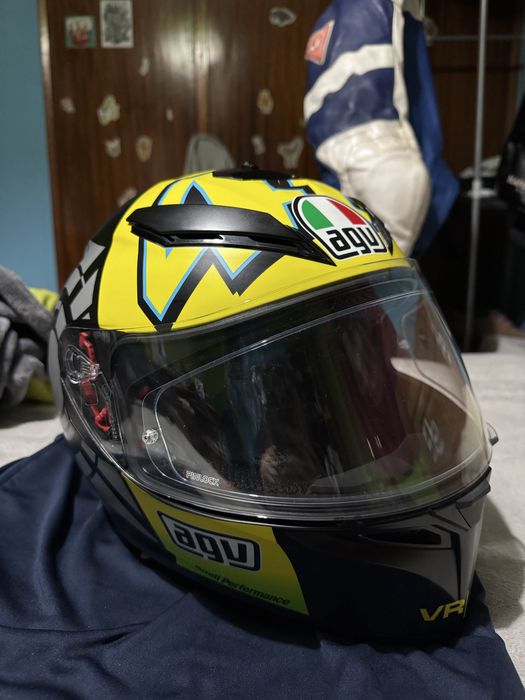 Capacete AGV VR46 (tamanho S)