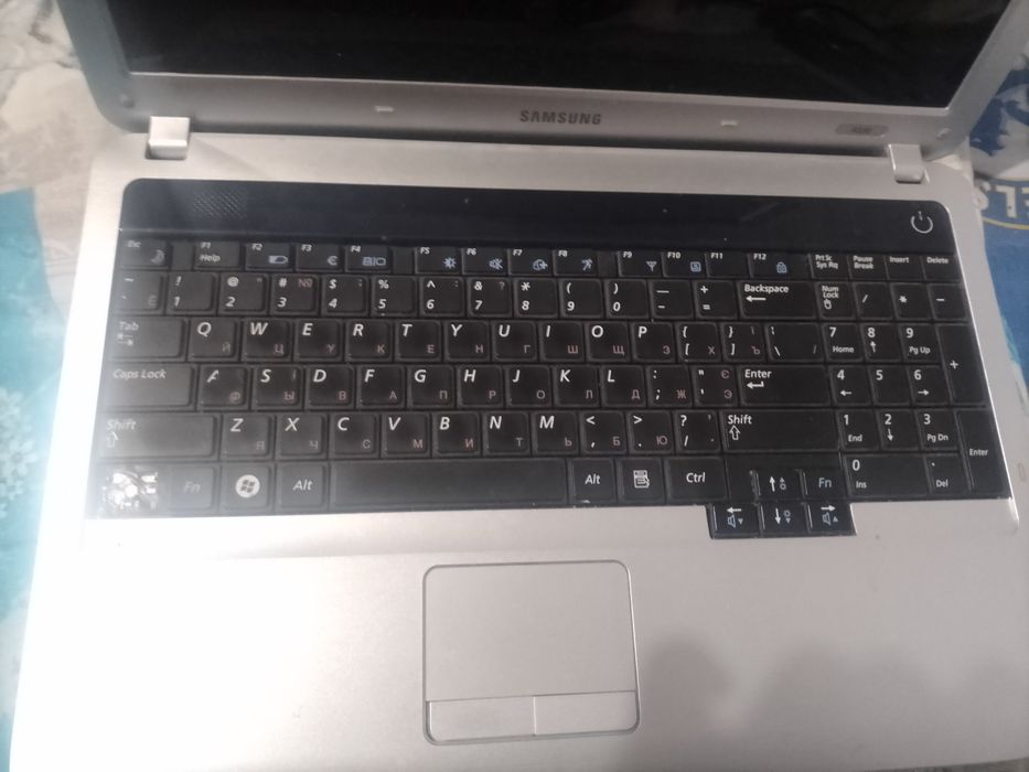 Ноутбук Samsung R530