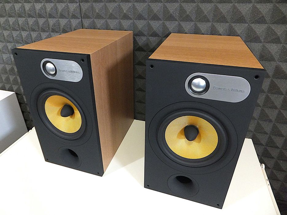 Kolumny głośnikowe monitory B&W BOWERS WILKINS 685