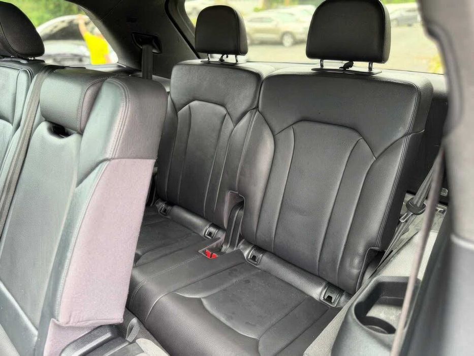 Audi Q7      2017