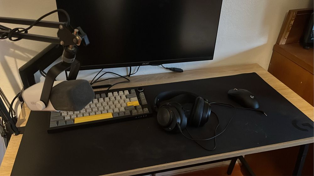 Vendo monitor acer nitro 180hz 1ms impecável