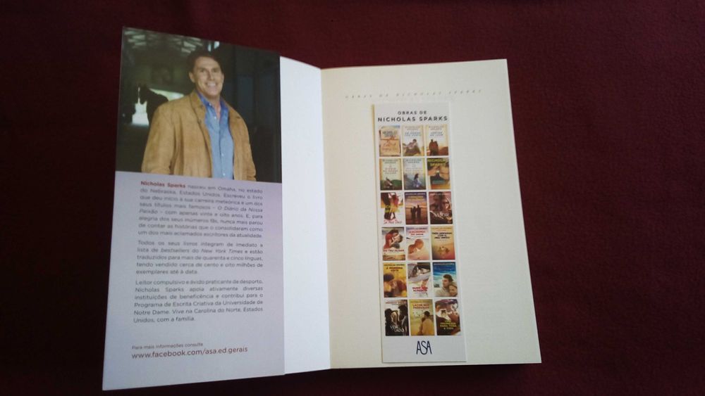 Livro "Um refúgio para a vida" de Nicholas Sparks.