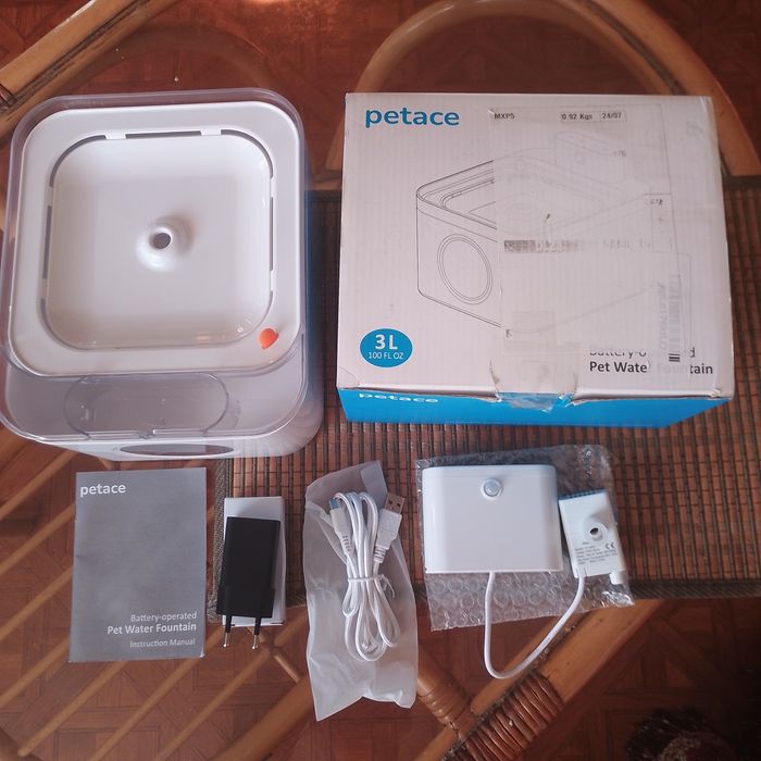 Поїлка для собак і котів Petace PF-St01 автоматична.бездротова 3л