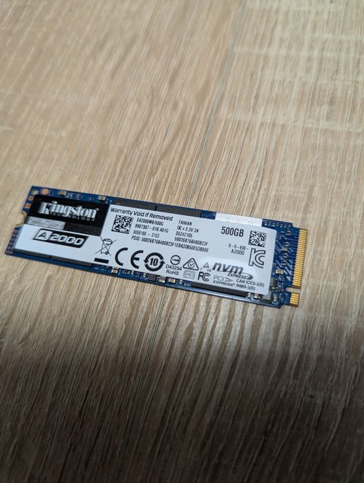 Kingston A2000 500gb NVMe чудовий стан: 200 Комплектующие