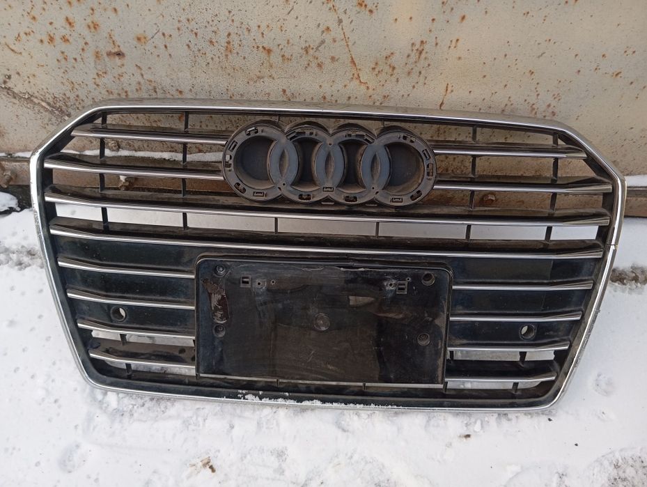 Решітка бампера Audi A6 C7 17 рік