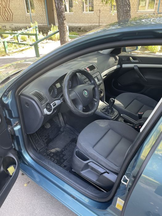 Продам SKODA OCTAVIA a5 1.6 mpi