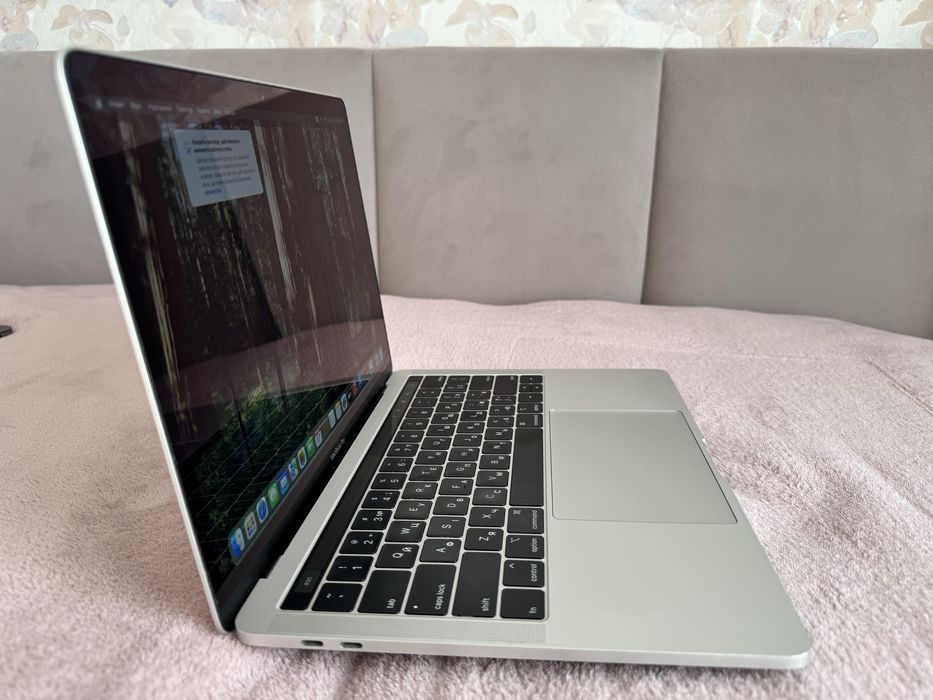 MacBook Pro 13 2019 / i5 2.4GHz / 16GB RAM / 256SSD / Retina A1989
