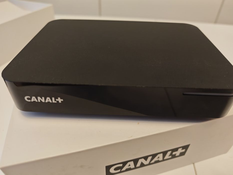 Android TV BOX z DVB-T 4K HY-4001 CANAL + Super stan