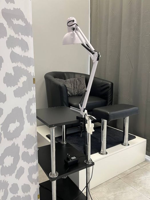 Оренда місця майстра манікюру, Позняки