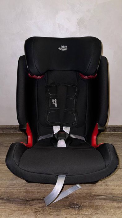 Дитяче автокрісло  Britax-romer 9-36 кг