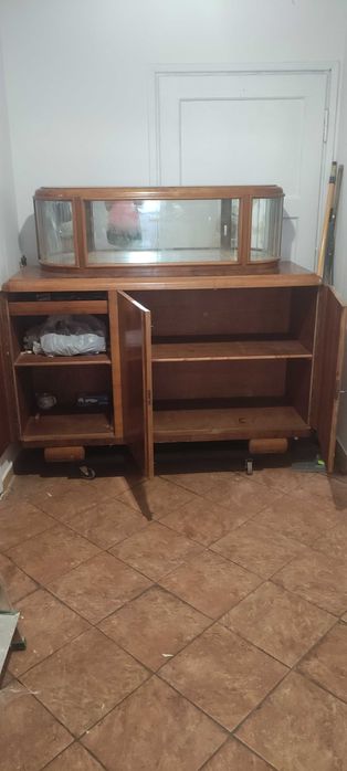 Kredens z nadstawką