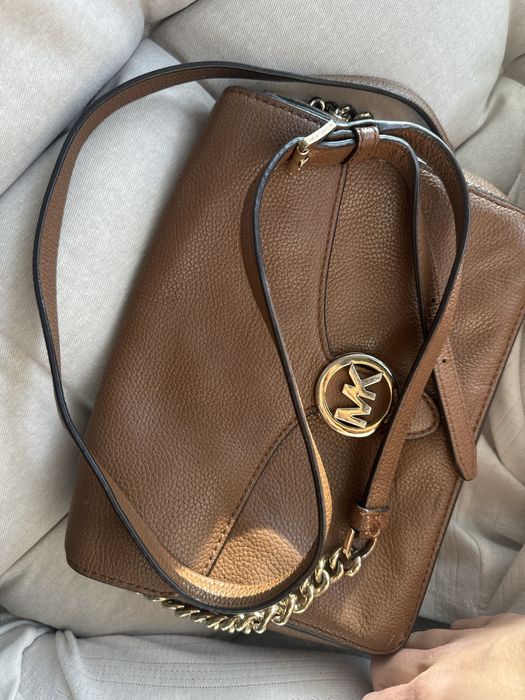 Michael Kors Vanna Medium Crossbody Bag