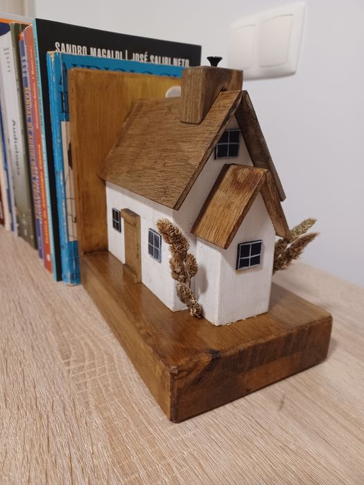 Suporte para livros artesanal em madeira maciça