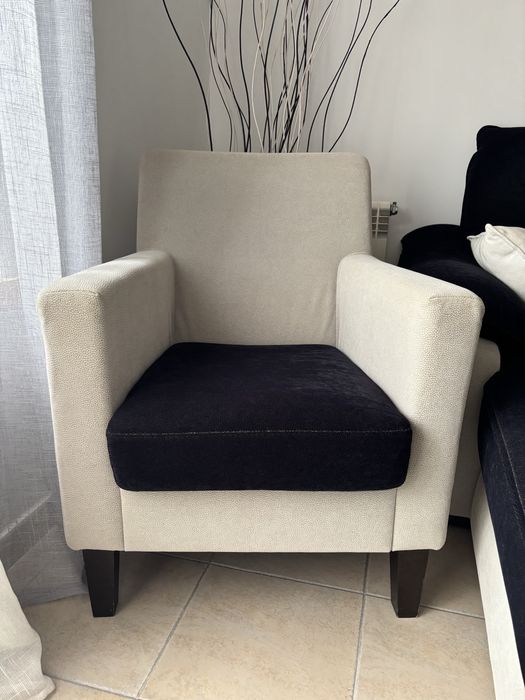 Dois cadeiroes como novos.