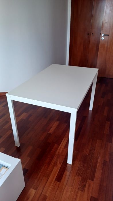 Mesa IKEA VANGSTA extensível branca.