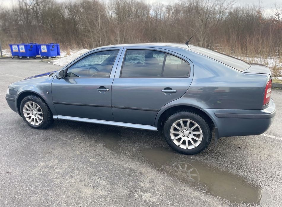 Продам Skoda Tour 1.8 газ/бензин в гарному стані