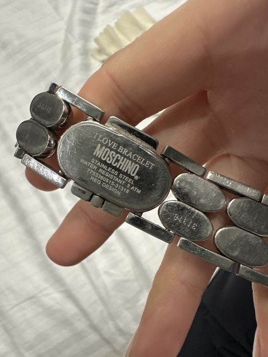 Годинник Moschino