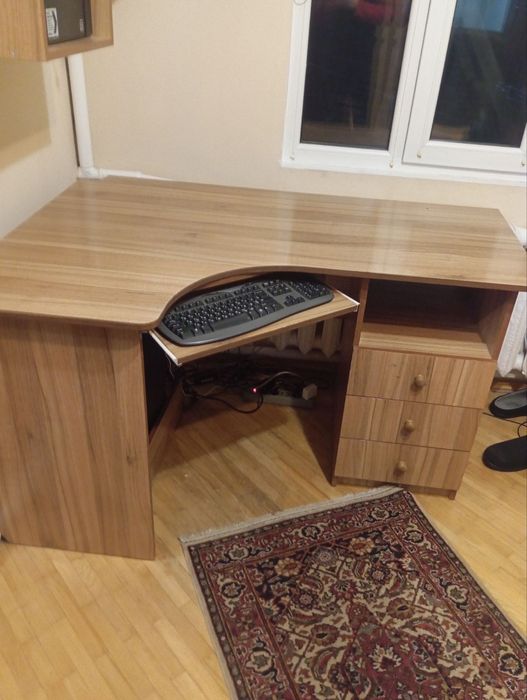 Стіл комп'ютерний, письмовий продам