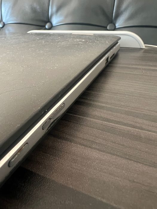 Portátil Dell Inspiron 15 7000 2-em-1 touch i7, 8GB, 1TB HDD, só com carregador