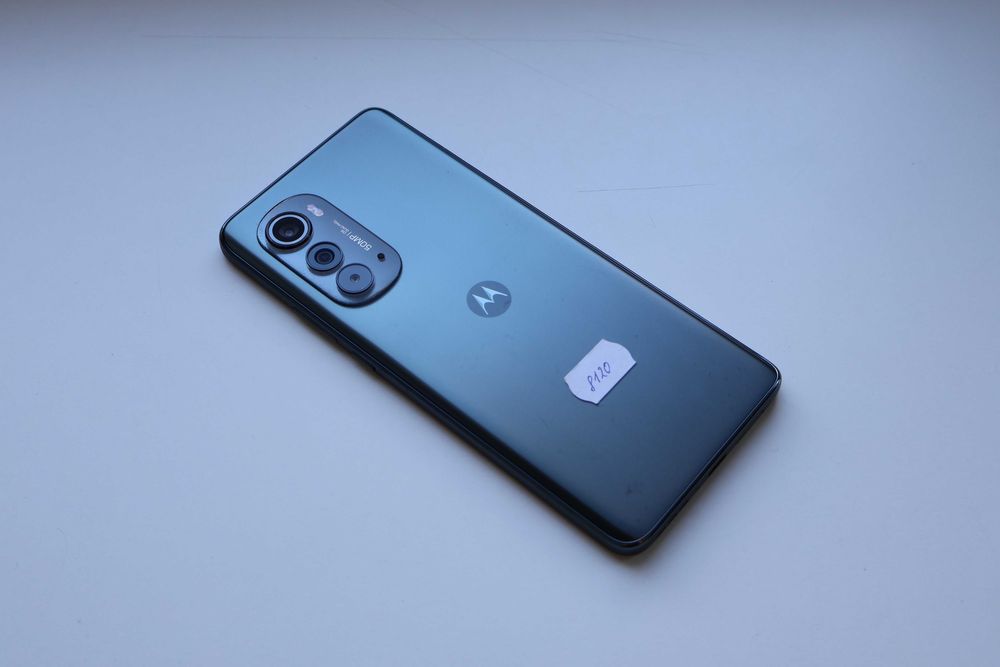 Motorola Edge 2022 XT2205-1  6.6", 50MP, 128Gb, 8GB RAM, 5000mAh