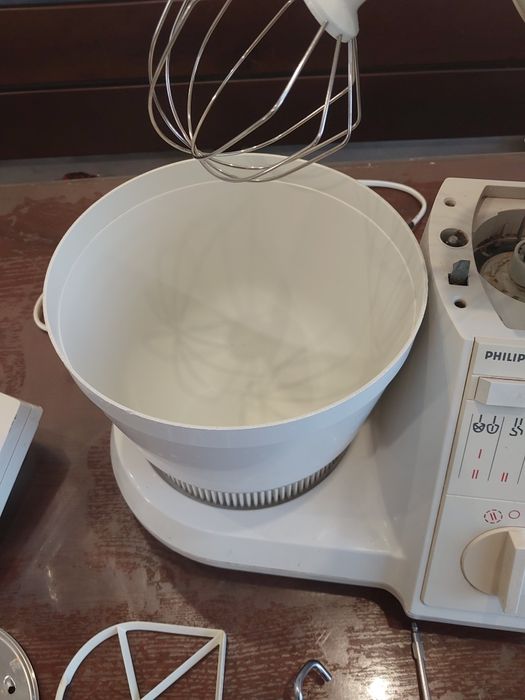 Продам кухонний комбайн тістоміс міксер овочерізку philips.  ГОЛАНДІЯ