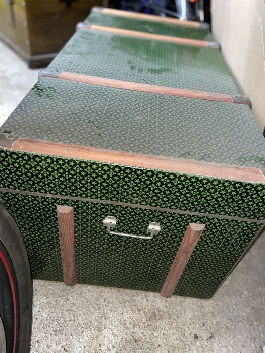 Bau de Madeira Antigo