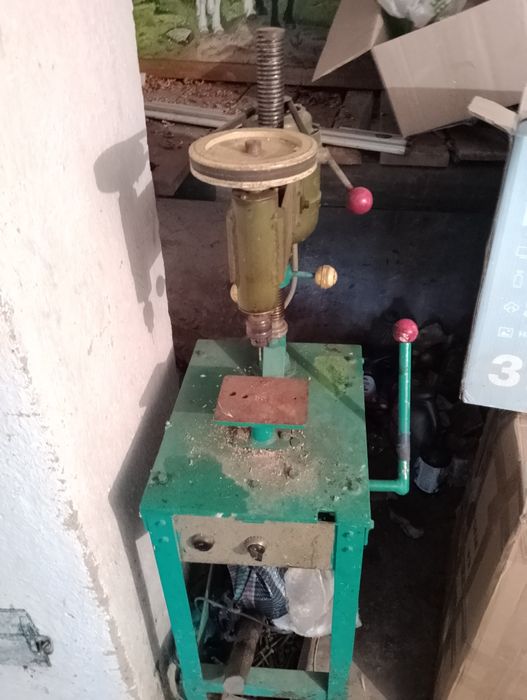 Станок свердлильний станок