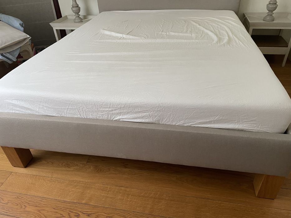 Łóżko  z wezglowiem tapicerowane 170/220cm