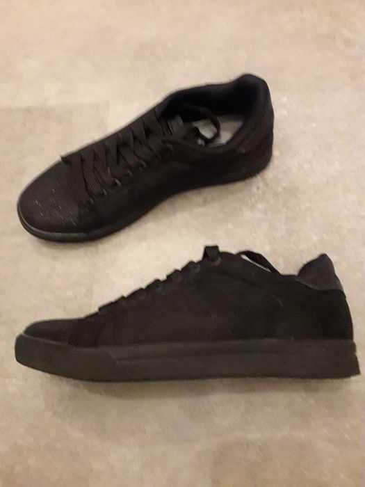 Buty sportowe Sprandi roz.37, czarne z elementami brokatowymi