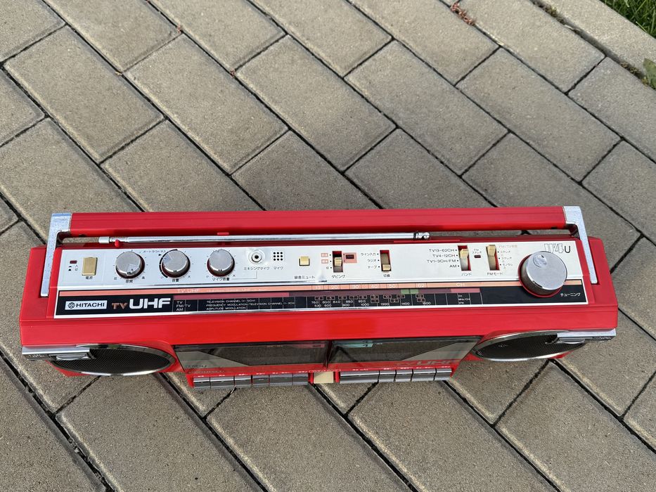 Продам  магнитолу HITACHI W4U