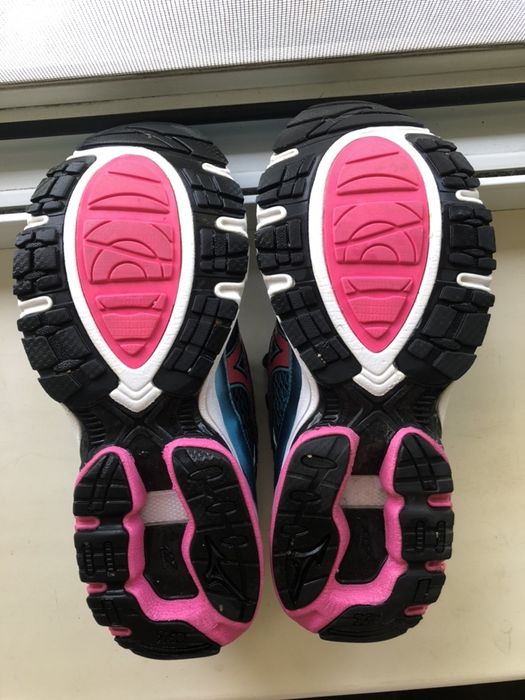 Кросовки mizuno