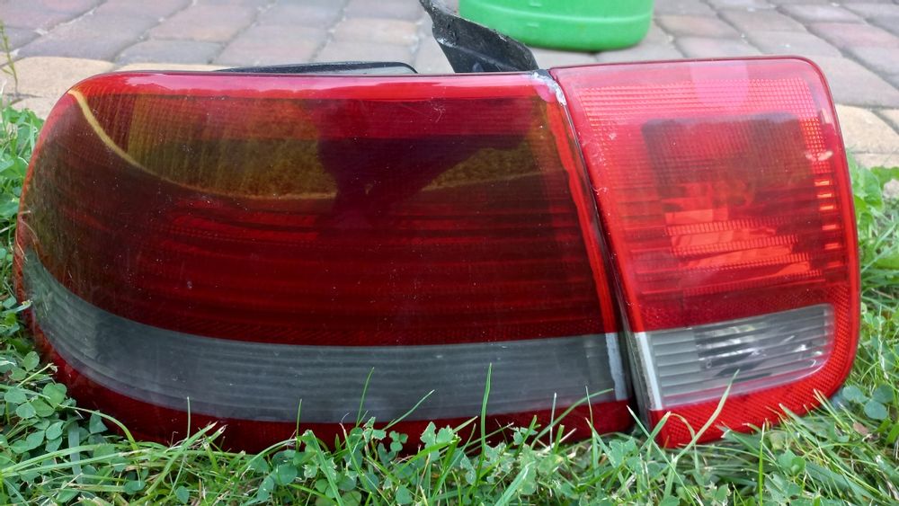 Lampy tyl  sabb93  sedan 04