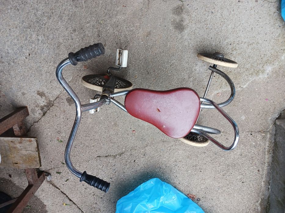 Triciclo com 40 anos