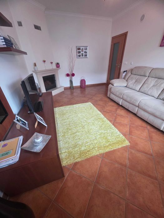 Apart T2  mobilado c/ lugar garagem, arrecadação