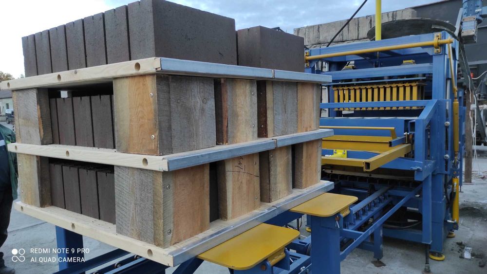 Вибропресс (полуавтоматическая линия) для  строительных блоков