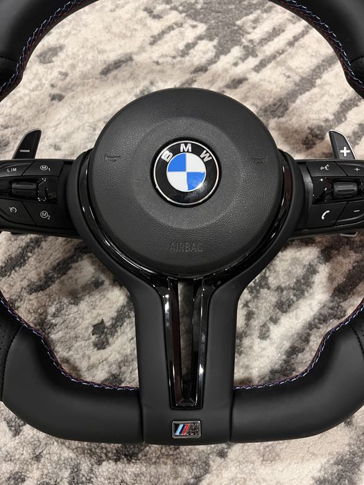 Volante M Performance NOVO