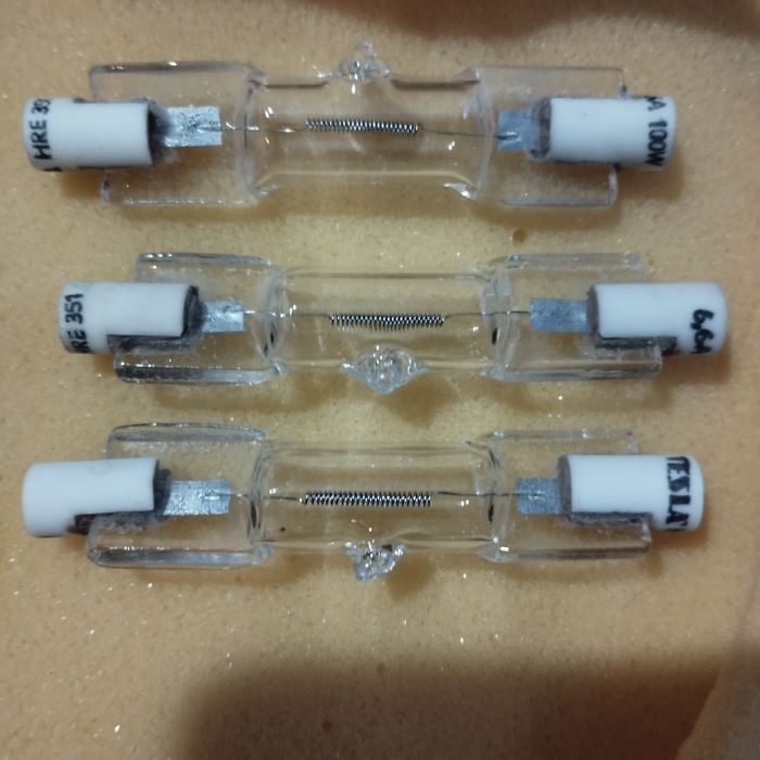 Лампи галогенові TESLA . Ціна за всі.