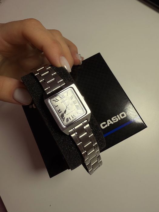 годинник жіночий (casio)