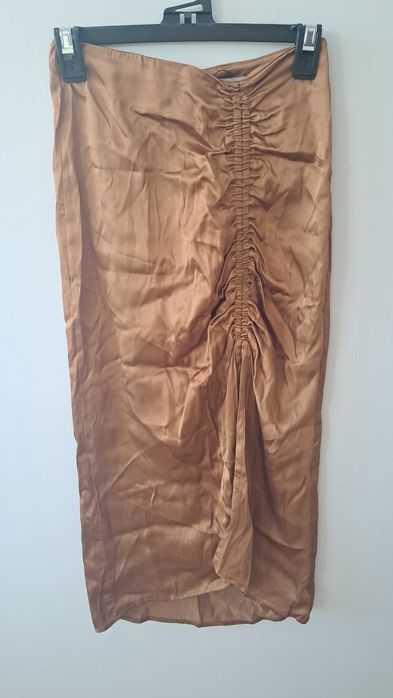 Stradivarius satynowa midi spódnica marszczenie rozmiar S