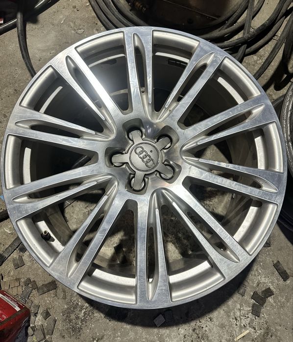 Диск Audi оригінальний кований R 20 поштучно