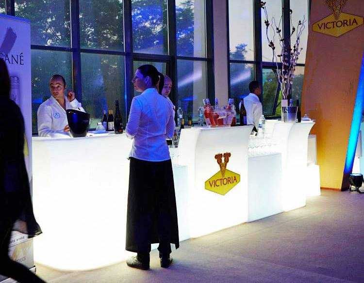 Balcão de bar com luz