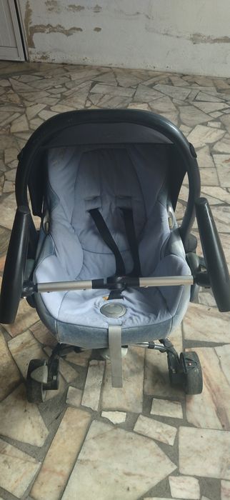 Carrinho Quinny com ovo maxicosi