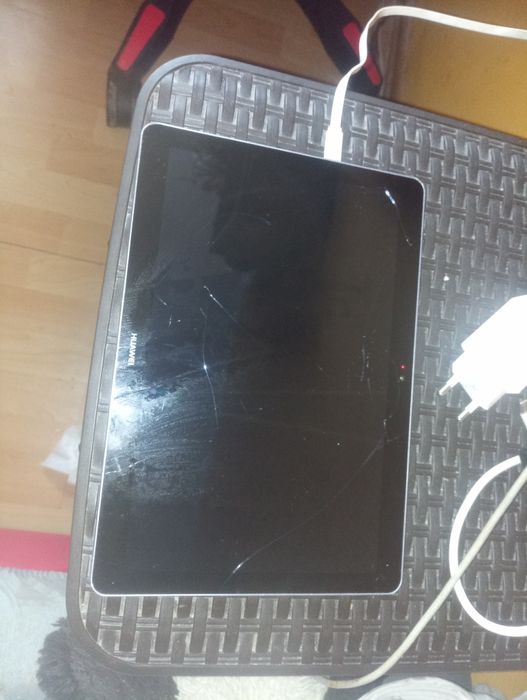 Huawei MediaPad T3 10 AGS-L09 | LTE | 16 GB | SPRAWNY | PĘKNIĘTA SZYBK
