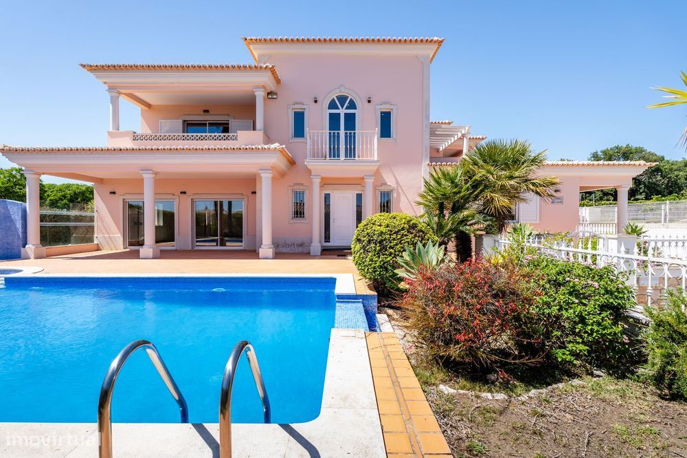 Moradia Isolada T4+2 com Piscina Privada