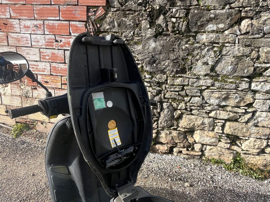 Scooter Gilera Typhoon 50 cc - Antracite - Para peças