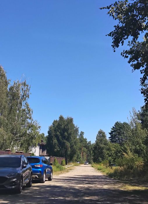 Участок в сосновом лесу в элитном коттеджном пригороде Киева (почти Буковель)