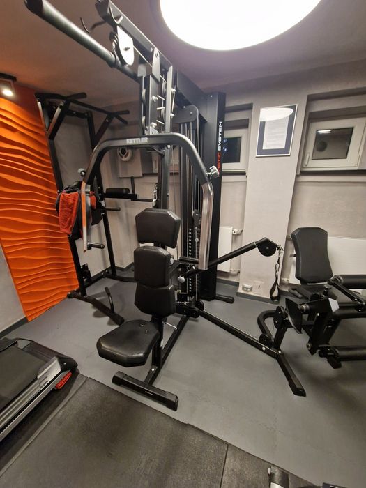 Atlas kettler maszyna 2w1 nogi 100kg stos wyciąg brama